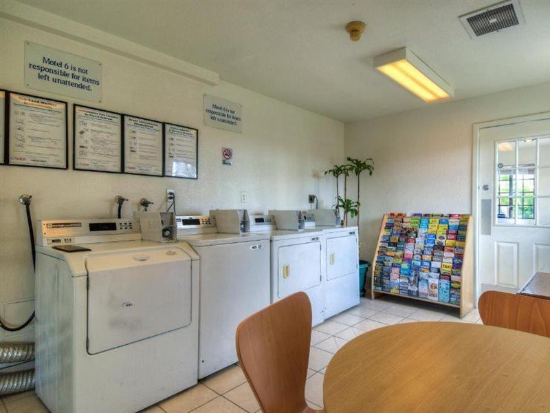 Motel 6-Escondido, Ca Luaran gambar