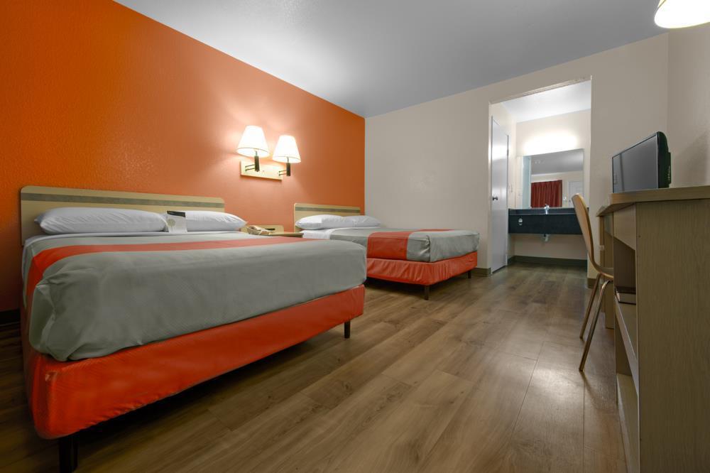 Motel 6-Escondido, Ca Bilik gambar
